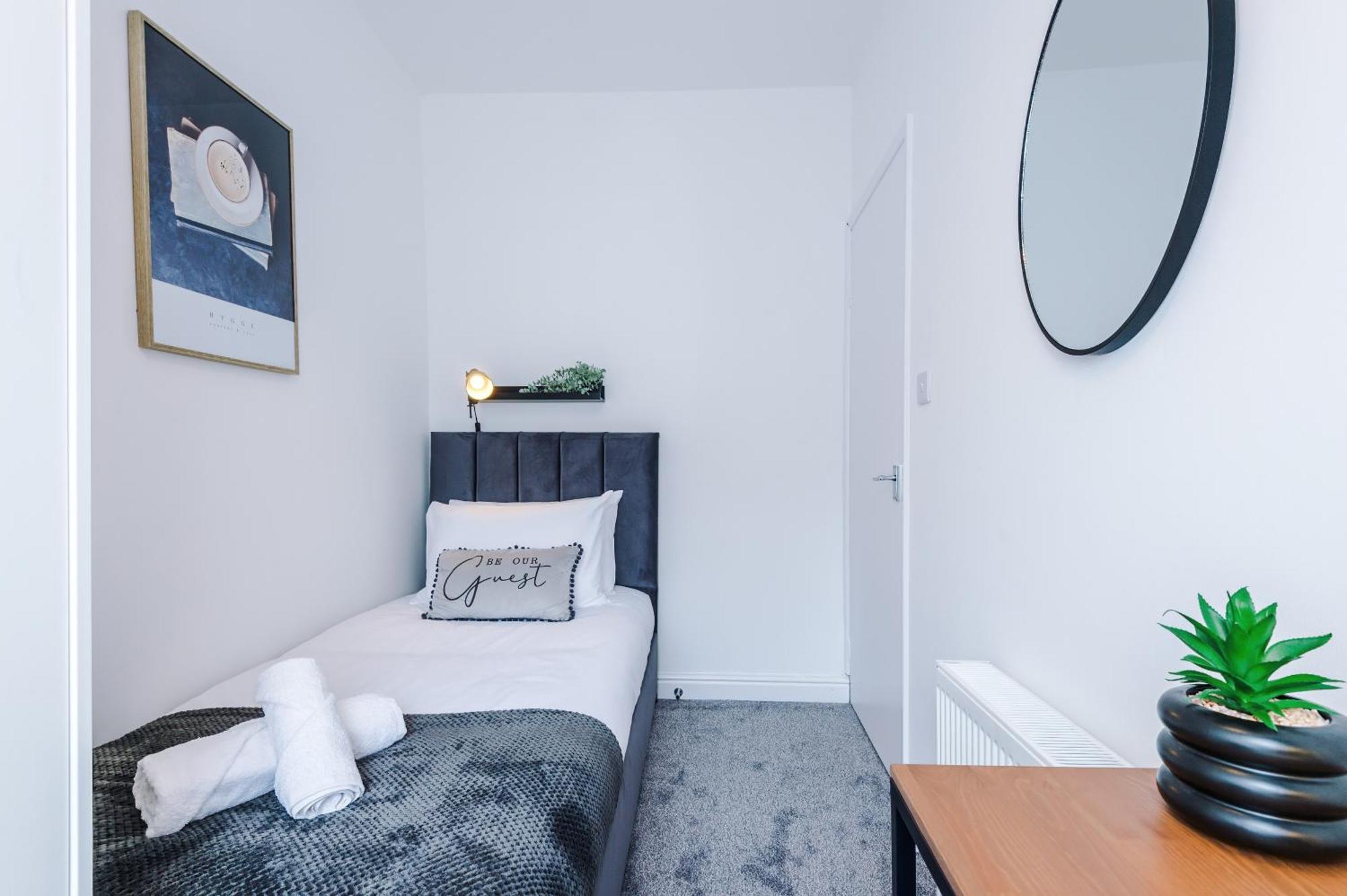Modern Premium 3 Bed Hidden Gem - Central Location Барнсли Экстерьер фото