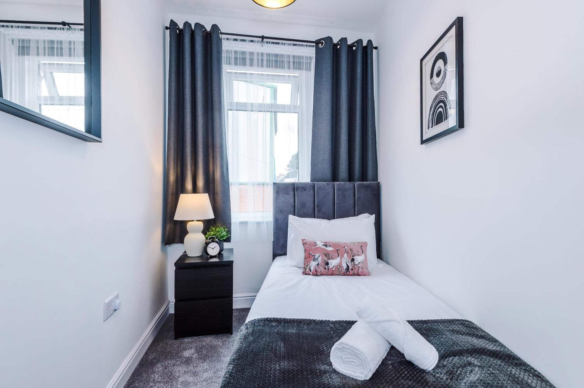 Modern Premium 3 Bed Hidden Gem - Central Location Барнсли Экстерьер фото